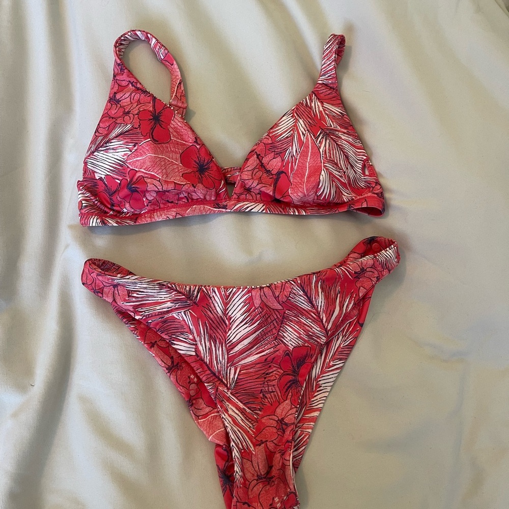 Volcom Pink Floral Leaf Print Bikini Set